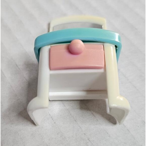 Dollhouse Mirrored Vanity Blue White Pink Dresser Drawer opens Toys R Us - Picture 3 of 6